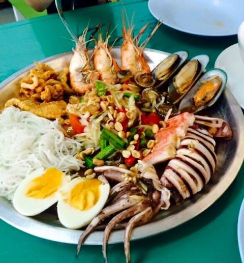 ร้านลาบประตูม้า‬