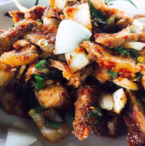 โฮงลาบต้นไผ่