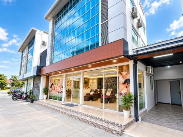 ถนนกิ่งแก้ว-ลาดกระบัง26-34 14นอน ลดค่าเช่ากว่า 50%  อาคารให้เช่า 4 ชั้น 3 คูหา ทำเลใกล้สนามบินสุวรรณภูมิ 2.45 กม. 55 ตร.ว. 680 ตร.ม.