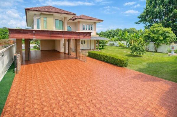 กรุงเทพกรีฑา 4-10 บ้านเดี่ยว 2 ชั้น  4-5นอน 3น้ำ รพ.ศิริน 550 ม.  200ตร.ว. บ้านพร้อมอยู่ ห้องครัวในบ้านและครัวไทย