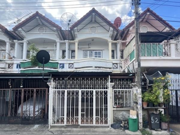 ขายทาวน์เฮ้าส์ ลาดปลาเค้า 72 แยก 8 ซอย 4 รามอินทรา กม.6 เนื้อที่ 18 ตร.ว. 2 ชั้น 2 นอน 2 น้ำ ปรับปรุงใหม่ ต่อเติมครัว ใกล้ MRT ลาดปลาเค้า