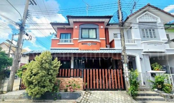 ขายด่วน ทาวน์โฮม บ้านวรางกูล รังสิต - คลองสาม พร้อมอยู่ ราคาถูก ใกล้ MRT สถานีรังสิต