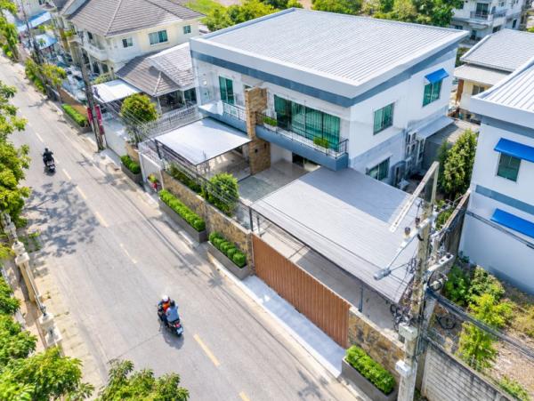จอดรถได้ 30–40คัน ให้เช่า 200 ตร.ว. พร้อมสำนักงาน 1,000 ตร.ม. ห้องประชุม และโกดัง 2 ชั้น ติดถนนโพธิ์แก้ว ใกล้สนามไดร์ฟกอล์ฟโพธาลัย