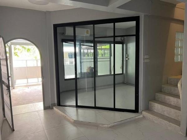 HR 10547 ให้เช่าบ้าน 2 ชั้น 25 ตรว. ใจกลางเมือง ซอยเอกมัย 12 ปรับปรุงใหม่ ใกล้ทองหล่อ