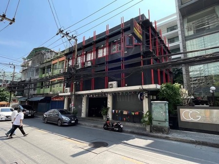 ขาย อาคารพาณิชย์ 3 คูหาติดกัน ทำเลทอง ซอย สุขุมวิท 22 เหมาะทำร้านอาหาร/คาเฟ่ /บาร์/ Office /Hostel  095-1642956 BI