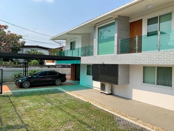ให้เช่าโฮมออฟฟิศ 450 ตร.ม. บนเนื้อที่ 100 ตร.ว. เสนานิคม 1 ซอย 17 ใกล้ BTS เสนานิคม เลี้ยงสัตว์ได้ จดทะเบียนได้ บ้านว่าง 1 ธันวาคม 2569