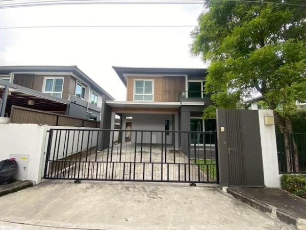 BH4439 ขายและให้เช่าบ้านเดี่ยว 2 ชั้น หมู่บ้านมัณฑนา ศรีนครินทร์-ร่มเกล้า บ้านพร้อมเฟอร์นิเจอร์ ใกล้ถนนร่มเกล้า มีนบุรี