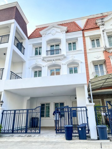 261028kopljar ให้เช่า ทาวน์เฮ้าส์ BTS บางหว้า พร้อมเฟอร์ฯ สระว่ายน้ำ ให้เช่า Townhome หรู ราชพฤกษ์-จรัญ 13  สไตล์อิตาเลียน ชั้นทั้งหมด 3