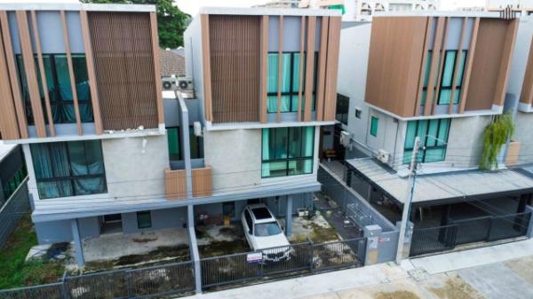 ขายบ้านแฝด 3 ชั้น โครงการ ทวี เพชรเกษม กาญจนาภิเษก ใกล้ เดอะมอลล์บางแค MRT หลักสอง ทำเลดีมาก ตอบโจทย์ทุกคนในครอบครัว