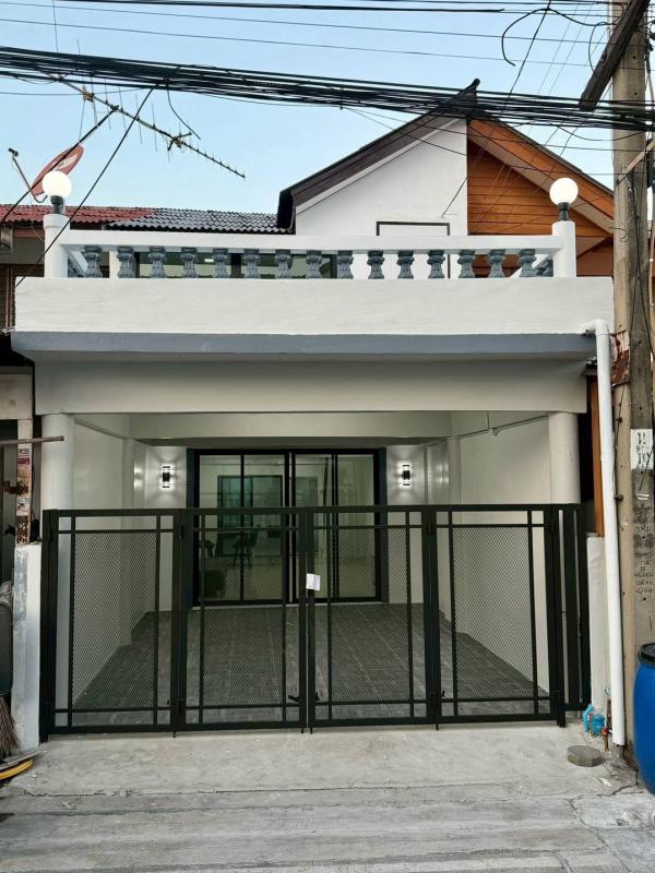ขายทาวน์เฮาส์ 2 ชั้น ทรายทองนิเวศน์ ตกแต่งใหม่พร้อมอยู่ ทำเลดีเมืองนนทบุรี ใกล้รถไฟฟ้าสายสีชมพู (ซอยติวานนท์ 45)